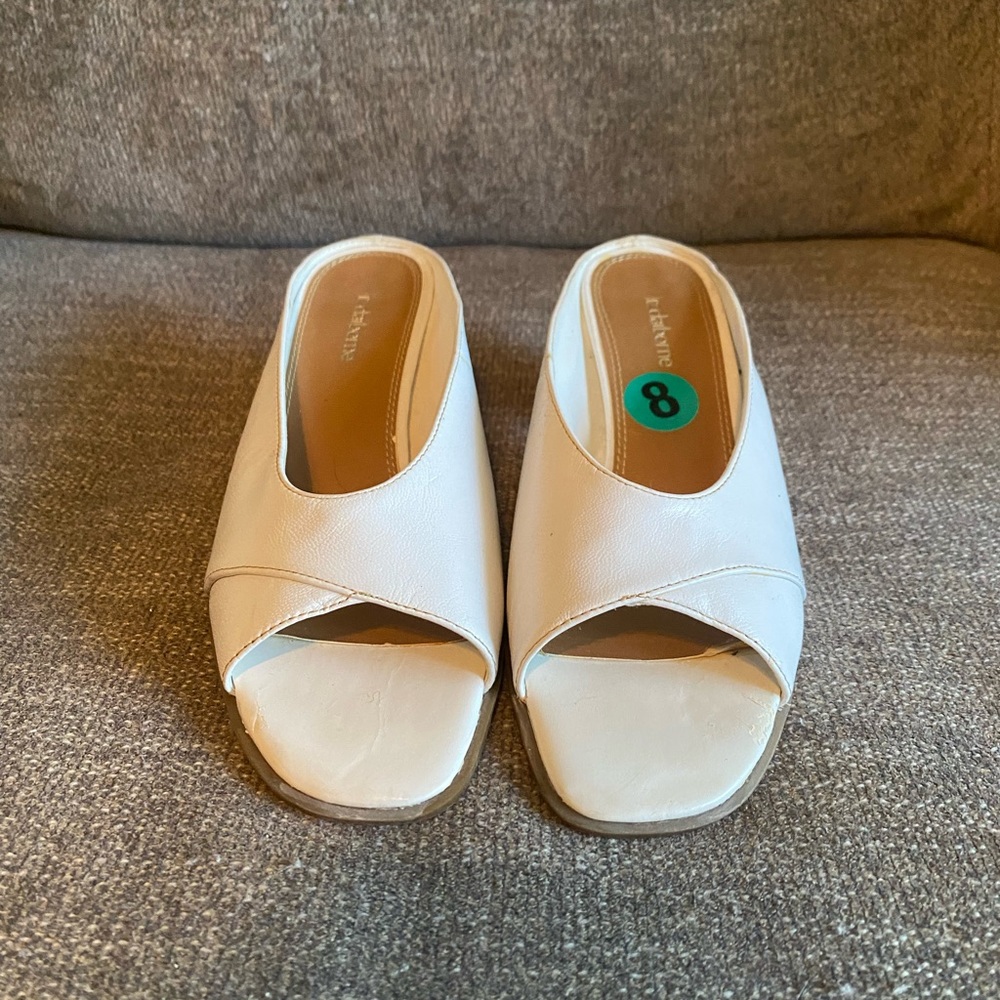 Liz Claiborne heels size 8